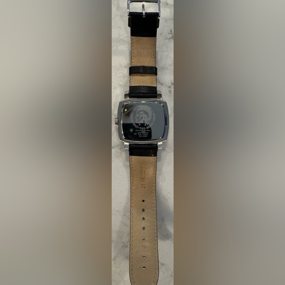 Diesel rectangular watch with black leather strap - Picture 2 of 2
